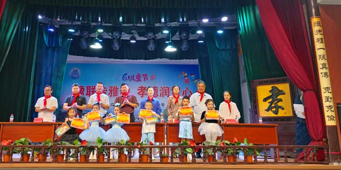 皖黟縣西遞鎮：以文明力量提亮「遞送美好」服務品牌