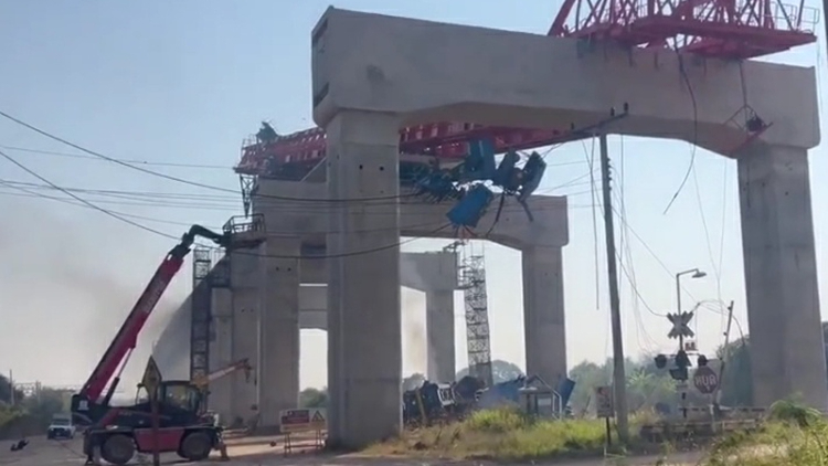 泰國在建高鐵起重機墜落砸中火車 已致28死64傷