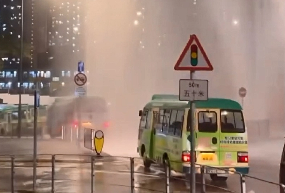 有片〡黃大仙沙田坳道爆水管 水務署12小時完成搶修