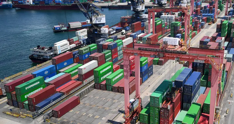 本港上年港口貨櫃吞吐量跌5.7% 創30年新低