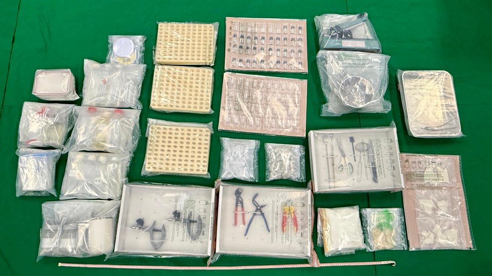 海關天水圍搗破製毒工場 檢值1000萬元毒品 拘捕2人