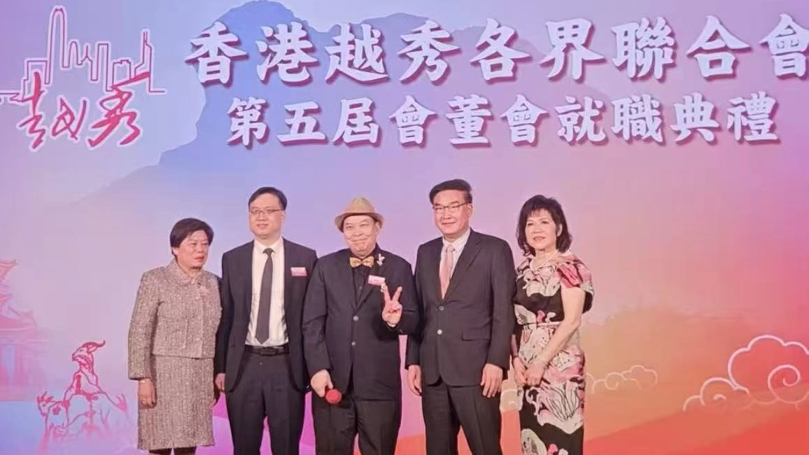 當「眼睛反映眼睛」：香港糖尿病藝人恢復光明以經歷作曲