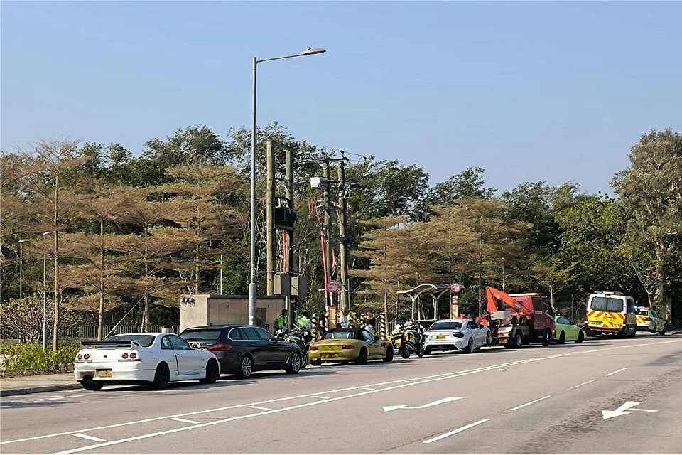 警方新界北打擊交通違例 拘兩男扣16輛非法改裝車