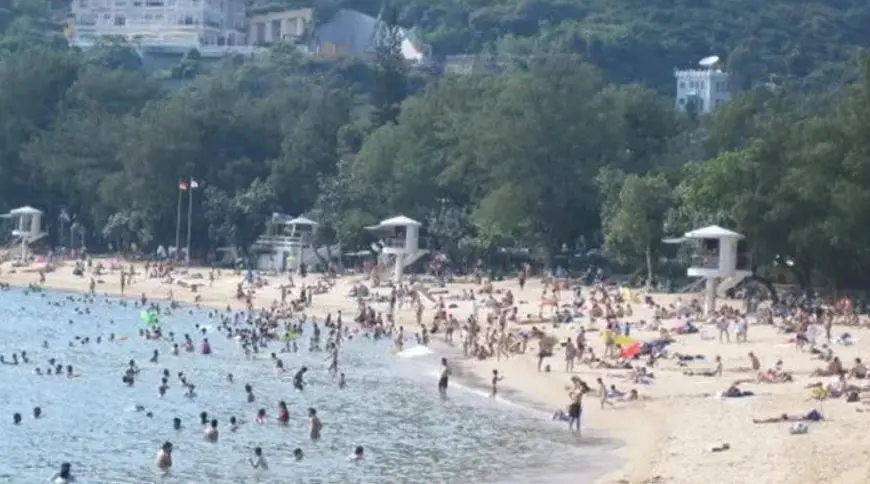 康文署：由於大浪關係 清水灣第二灣泳灘懸掛紅旗