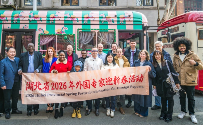 外國專家在湖北體驗中國民俗