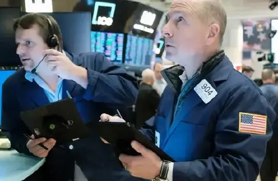 美國股、匯、債三殺  國際黃金期價逼近4800美元/每盎司