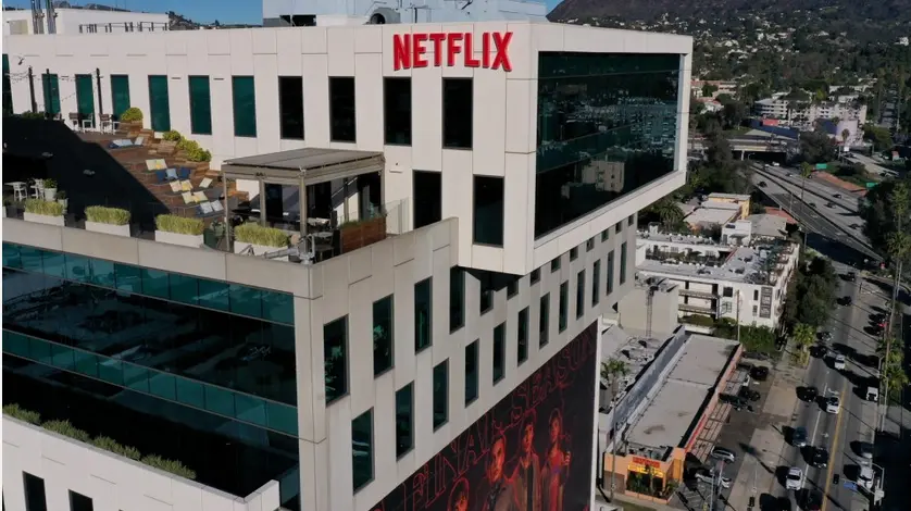 Netflix季績略勝預期 付費用戶達3.25億 改全現金收購華納兄弟