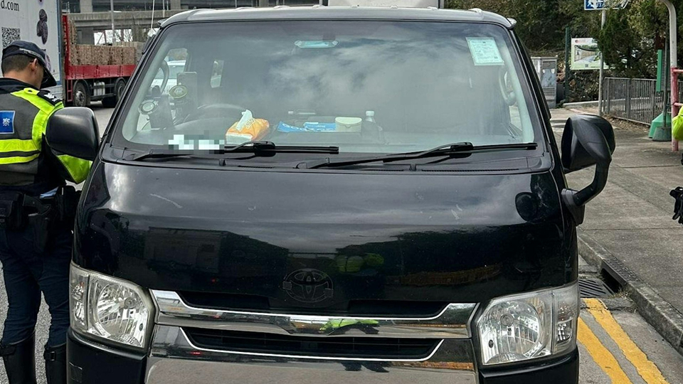 警方新界南打擊貨車超重及超速 拘捕3名司機