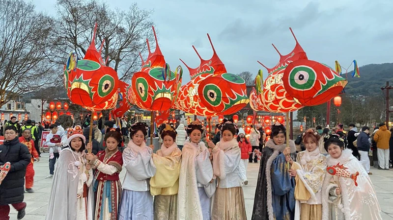 黃山市徽州區：呈坎古村年景圖獨具韻味