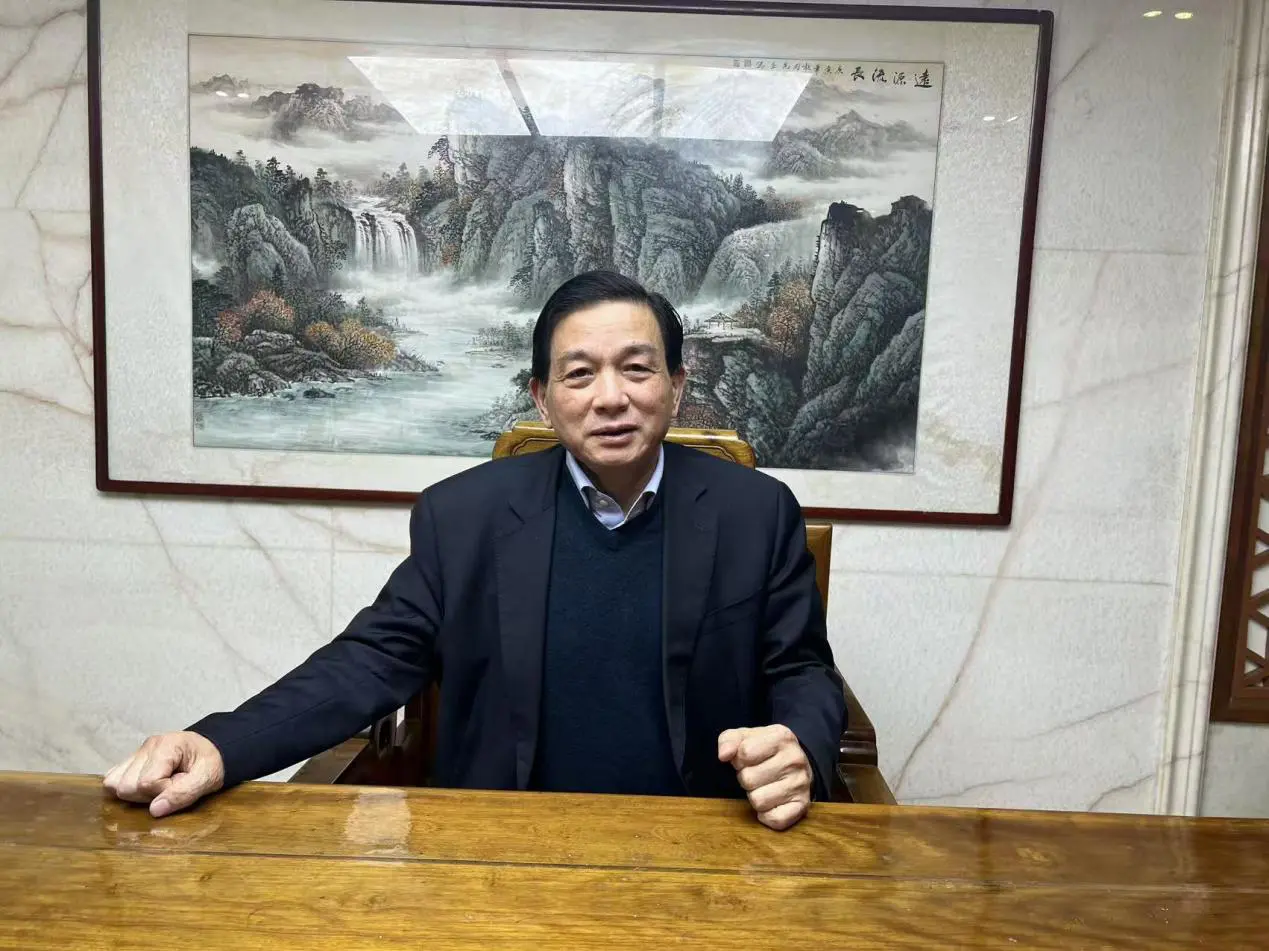 何建華：以法治護航營商環境，以制度穩定提振發展信心