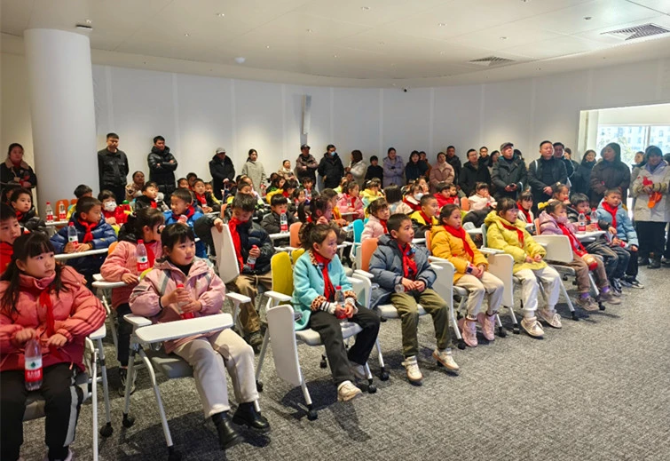 【港商觀察】農夫山泉黃山工廠：從場域到「景點」 工業美學釋放文旅新空間