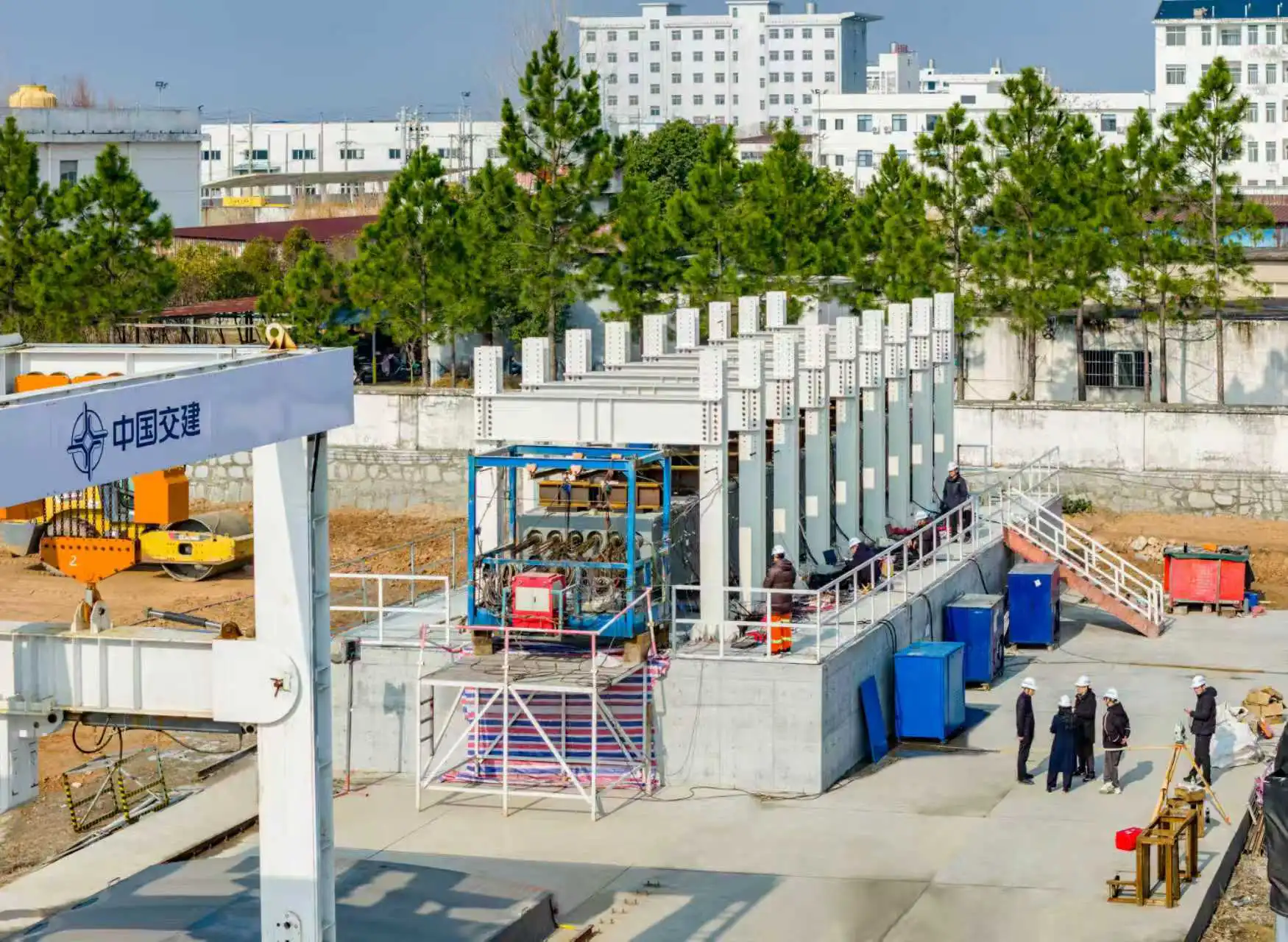 在漢央企完成世界首創新型蓋梁足尺實驗