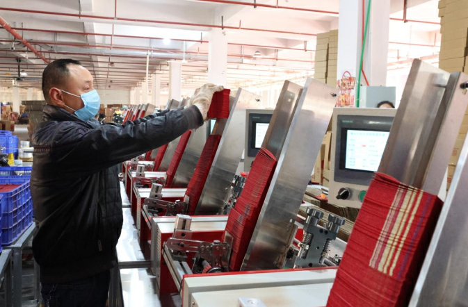 湘品出海 閃耀世界丨有華人的地方，就有湖南邵東造的紅包