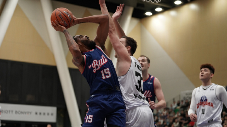 啟德體藝館爆滿逆轉長沙勇勝 香港金牛NBL連贏12場