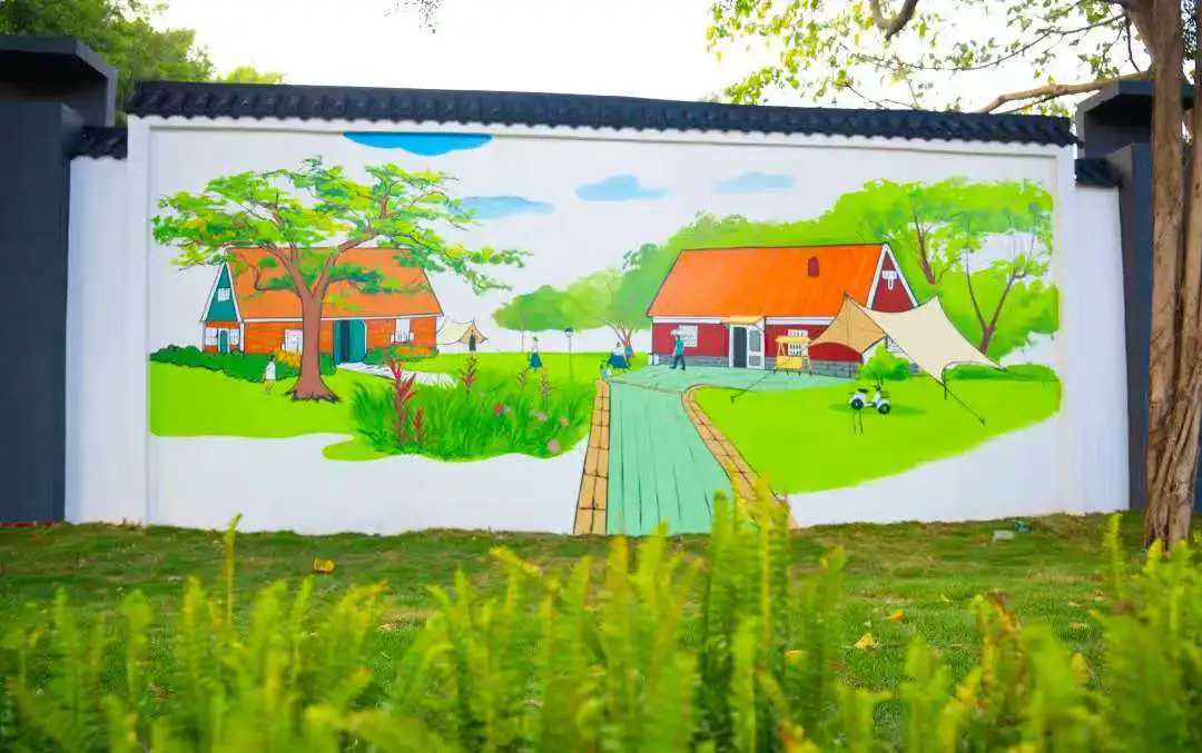 彩繪上牆 「浪漫來襲」！南沙區港灣街道「露天畫廊」邀您打卡