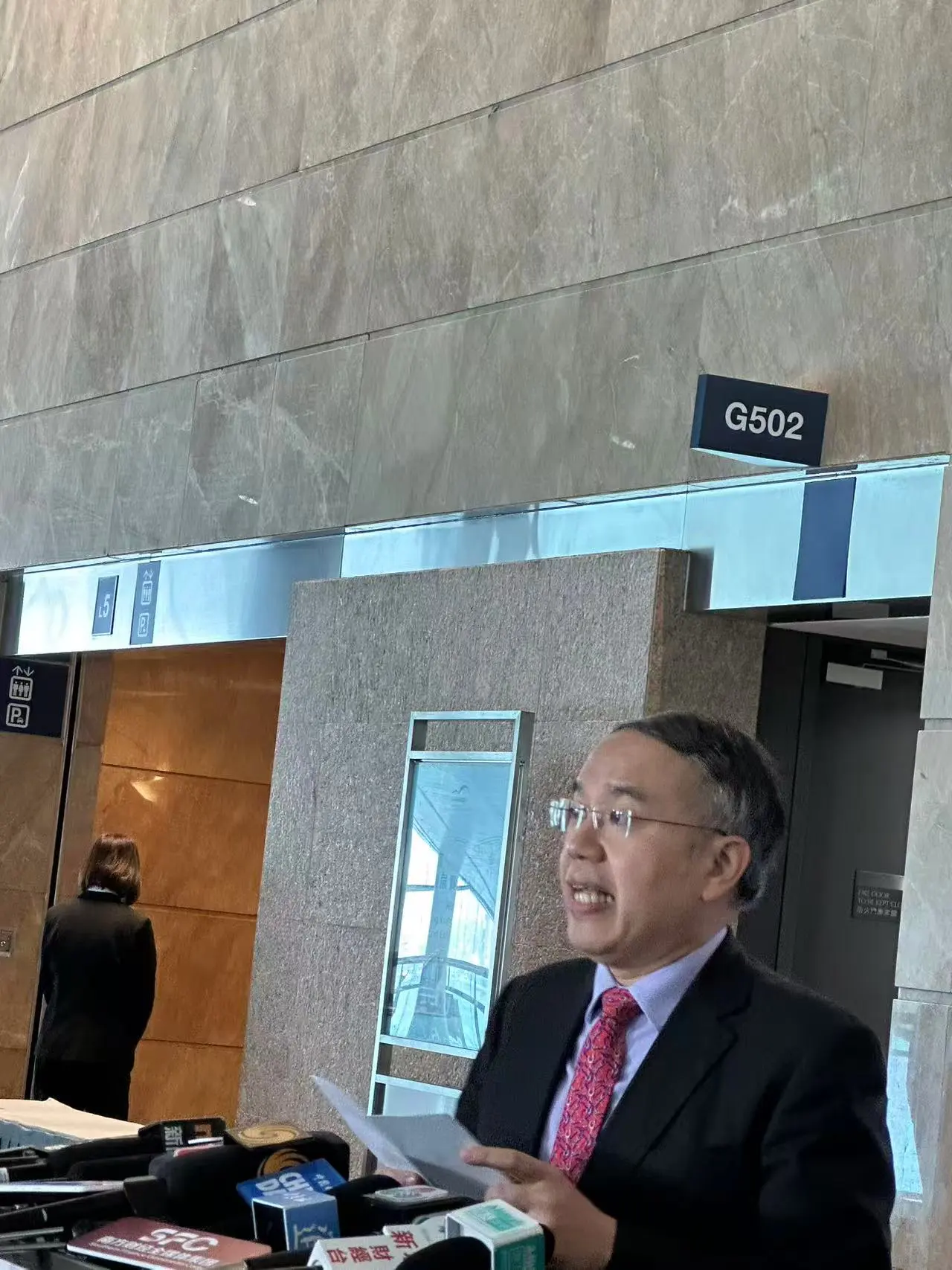 許正宇﹕公司遷冊收逾30宗申請 已批14宗