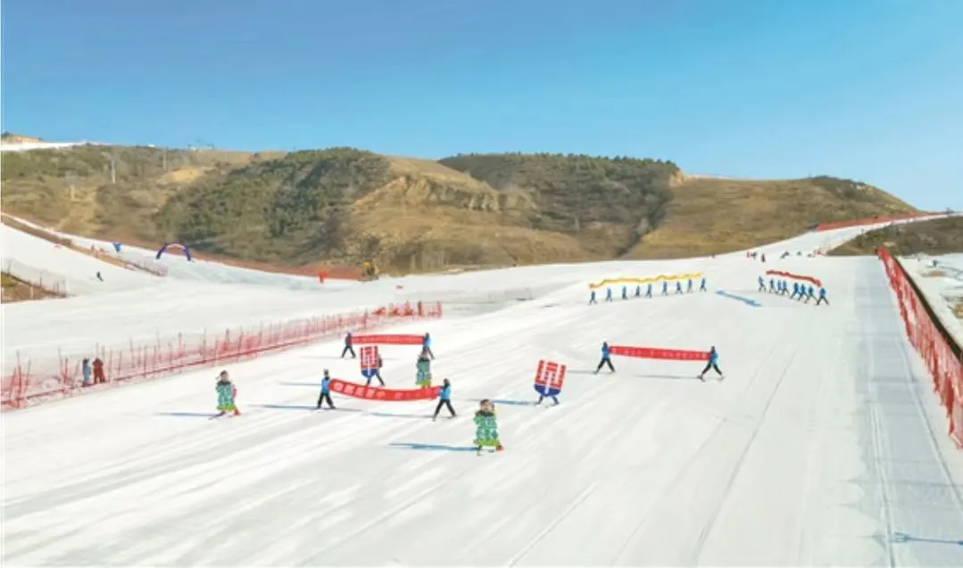 山西晉中：第三屆烏金山李寧國際滑雪公開賽啟幕