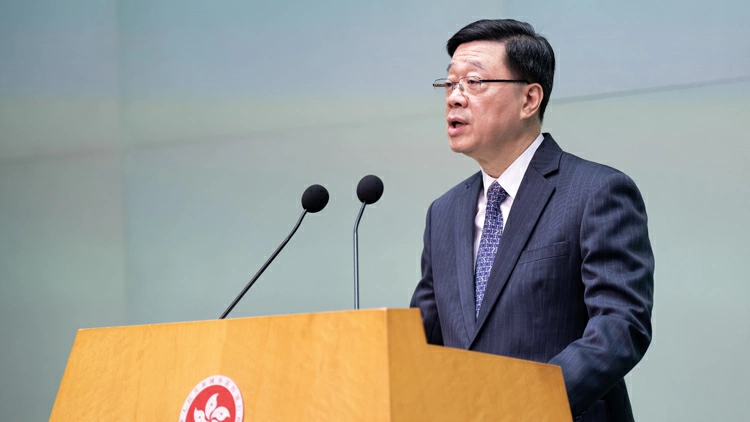 李家超：撤回向陳嘉信頒授銀紫荊星章 為按事實決定處分