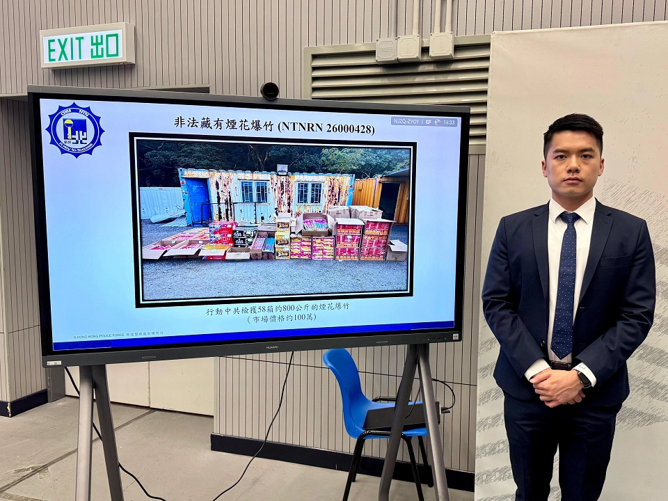 警方屯門拘一男 涉藏800公斤煙花爆竹