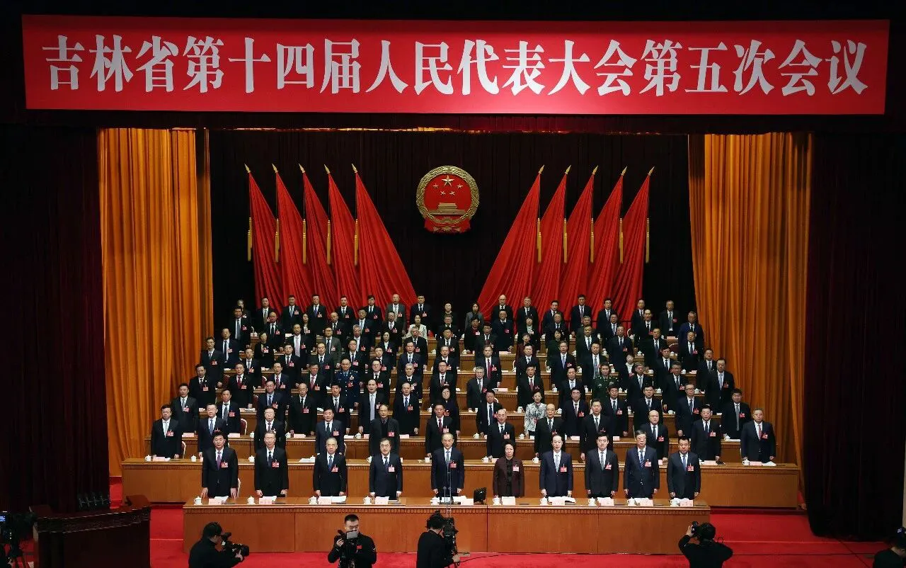 【吉林兩會】聚焦進位突破 共繪振興藍圖/吉林省第十四屆人民代表大會第五次會議今天上午開幕/吉林省委副書記、省長胡玉亭作政府工作報告