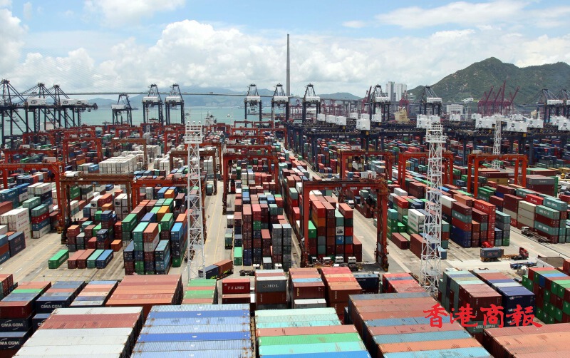 Die Exporte Hongkongs stiegen im vergangenen Jahr um 15,4 % und erreichten damit einen Rekordwert.