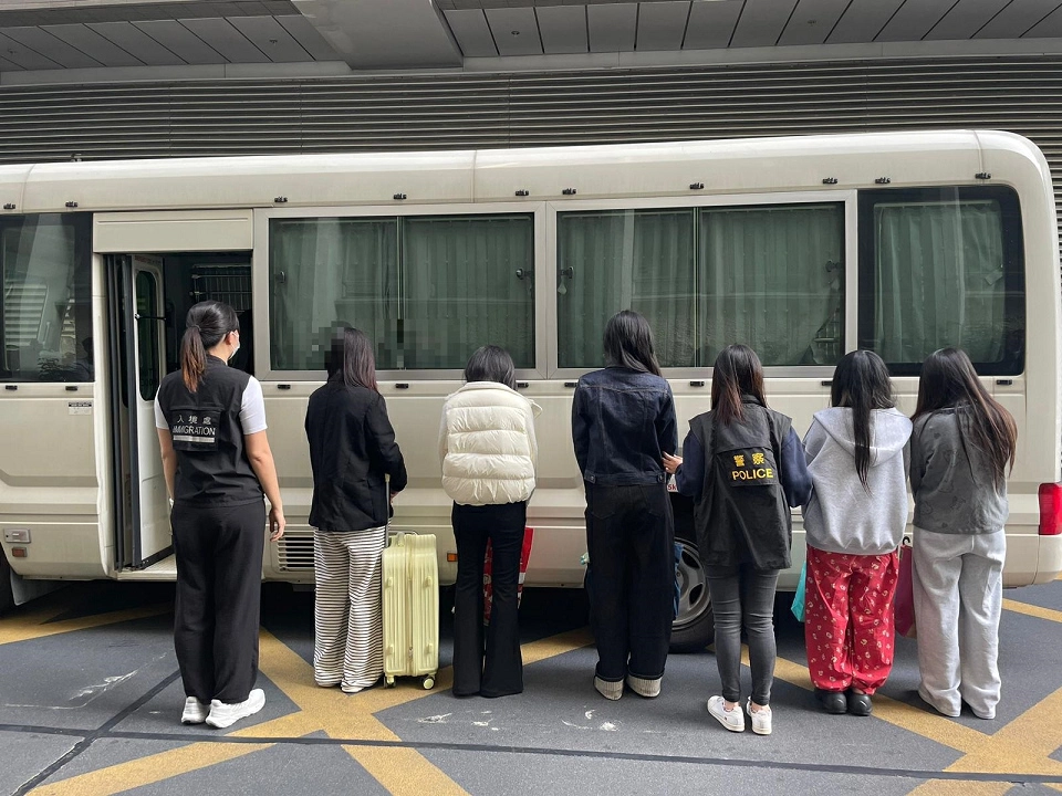 警方灣仔掃黃拘8內地女 年紀最少僅16歲