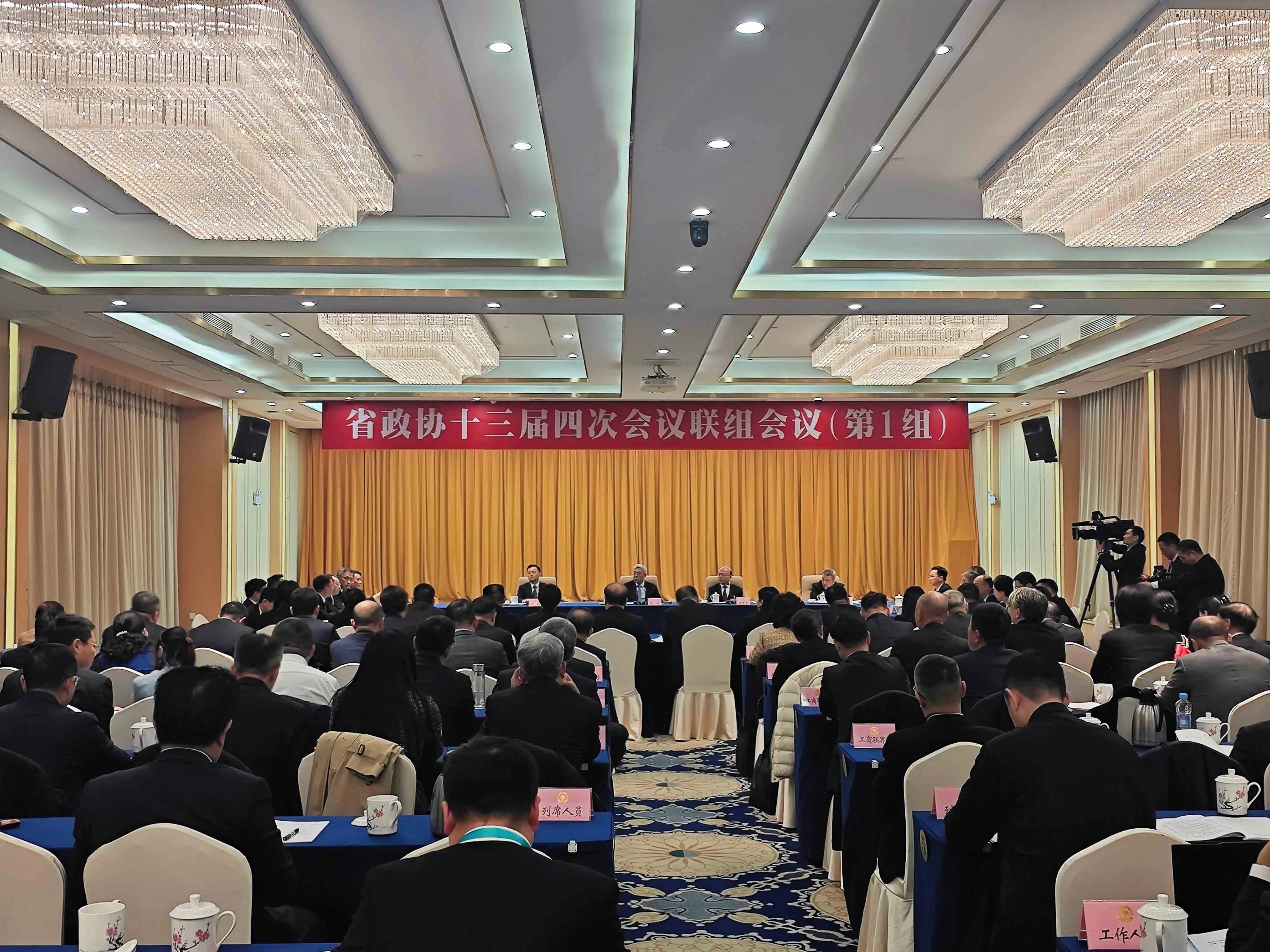 【江西兩會】聚眾智擴內需 尹弘與政協委員共話江西發展