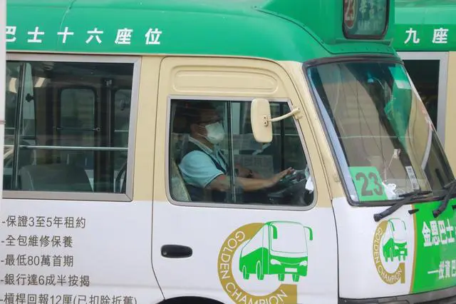 不少市民對強制佩戴安全帶有疑慮  運輸署：會持續加強宣傳教育