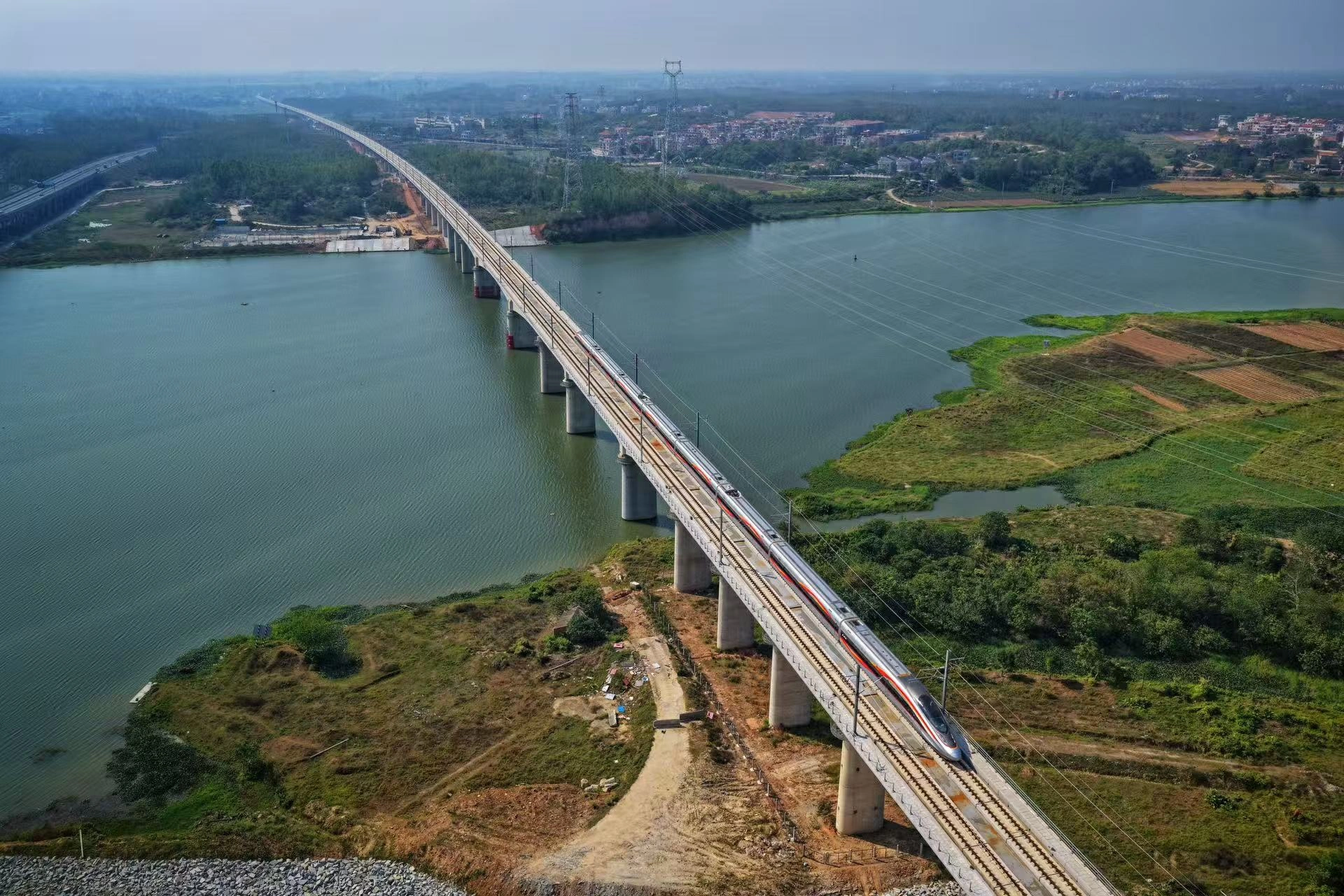 明日廣湛高鐵列車正式駛入廣州站