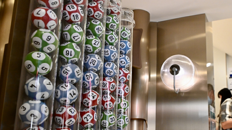 今晚012期六合彩頭二獎同告懸空 下期多寶2839萬