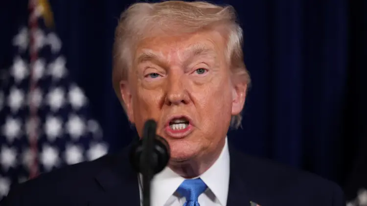 特朗普起訴美財政部、國稅局 索賠至少100億美元