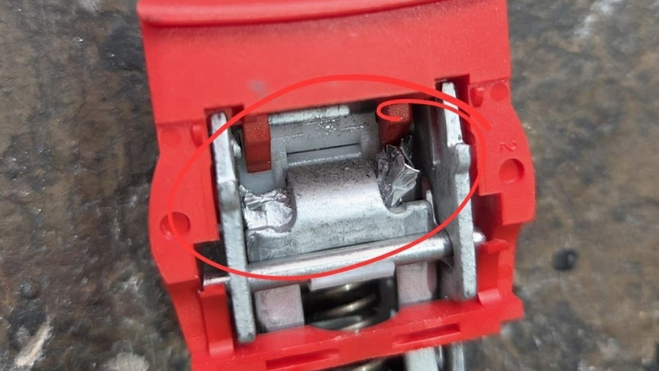 城巴安全帶疑被蓄意破壞致乘客無法解開 運輸署：嚴肅跟進