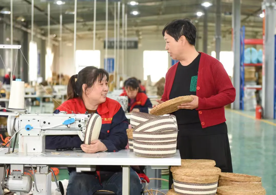 山西廣靈：「指尖技藝」織就致富新篇