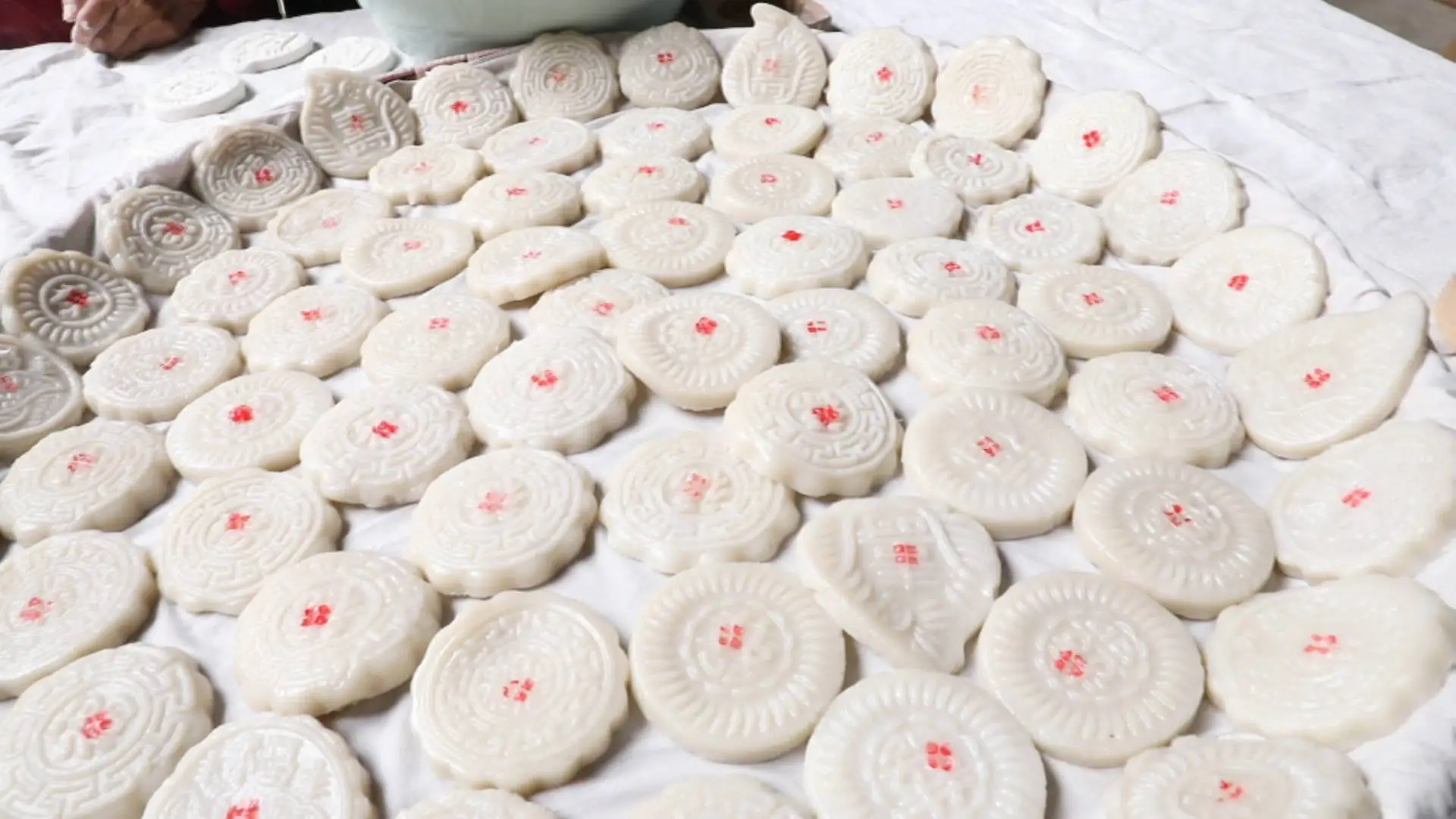 皖黟縣碧陽鎮：古村升騰煙火氣 傳統年俗引客來