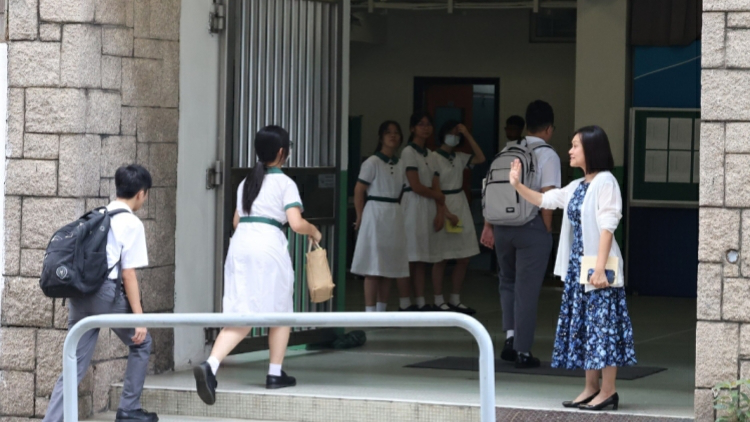香港教師或每3年「續牌」 有刑事記錄者難獲執業證書