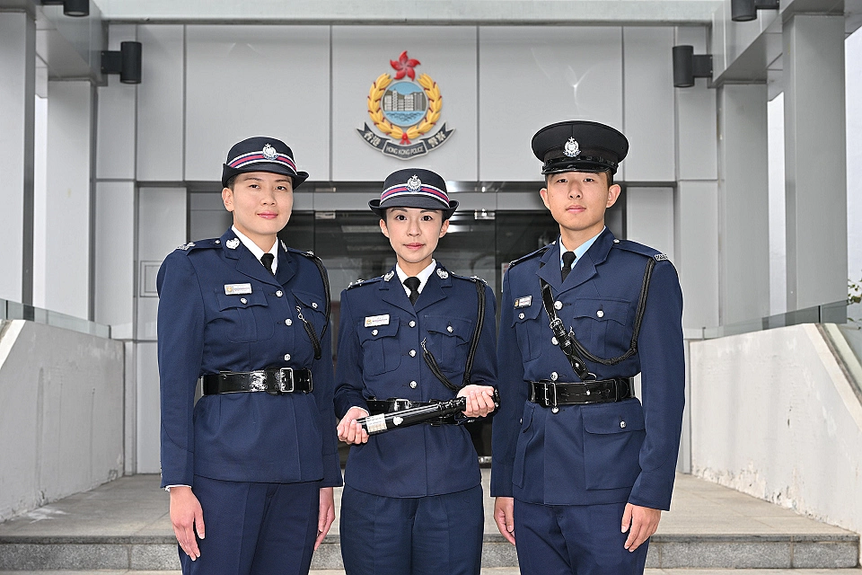 警察學院263人畢業 前港隊泳手投考督察展抱負
