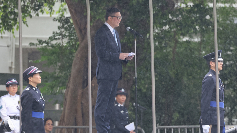 鄧炳強談宏福苑大火：警員徒手挖掘力保遺體完整 讓家人好好道別