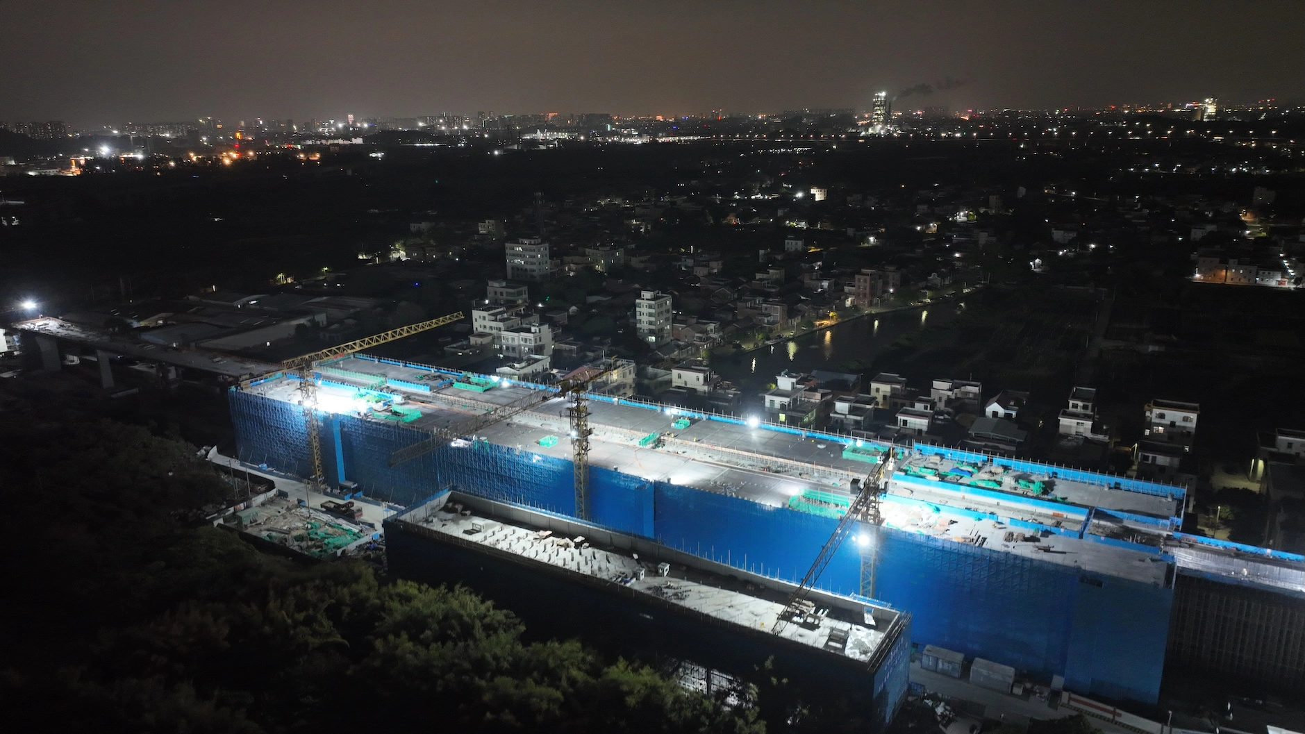 廣佛西環城際鐵路全部車站主體結構完成封頂