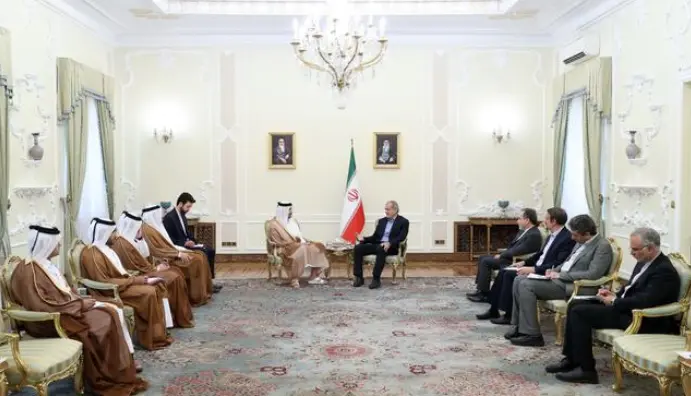 卡塔爾首相訪問伊朗 表態支持和平解決分歧 