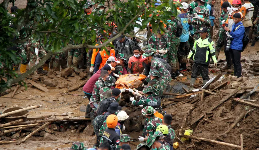 印尼西爪哇省山體滑坡已致80人遇難