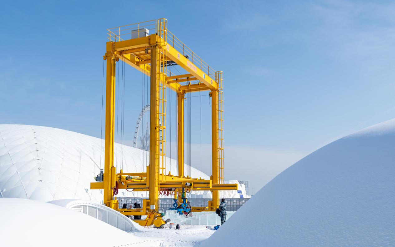 科技賦能：冰雕搭建機械人+健康管家監測體系 共築冰雪智能建造新標桿