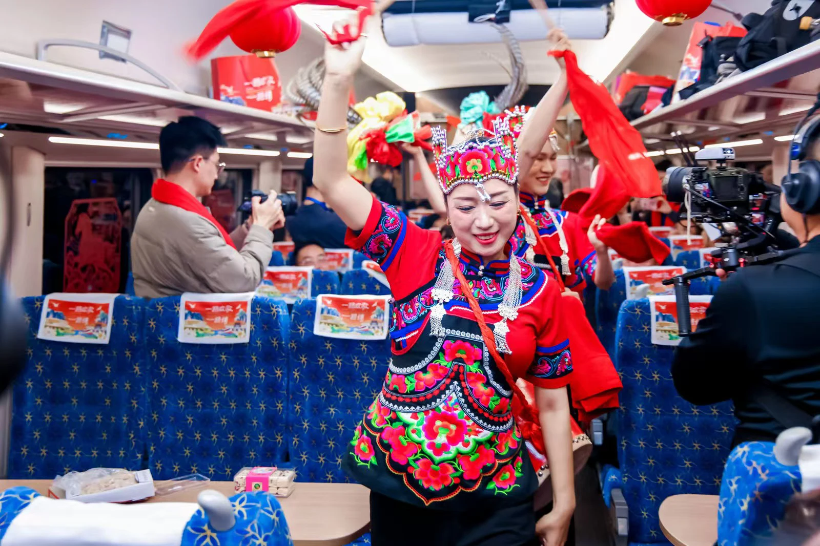 「鋼鐵絲路 新春和鳴」——2026「一路歡歌一路情」中老鐵路春節文化主題活動成功舉辦