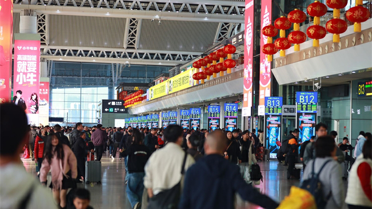 春運三日，到廣深過大年反向出行成新趨勢