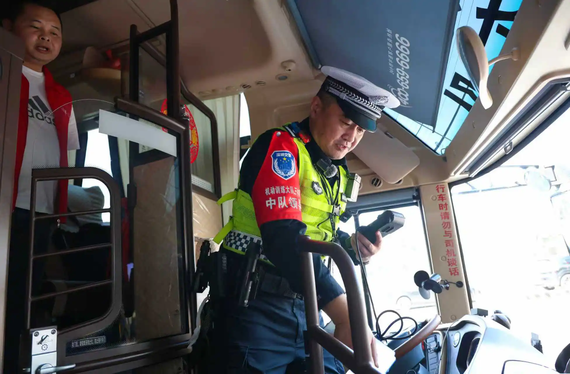 深圳交警全力打造2026平安便捷溫馨春運