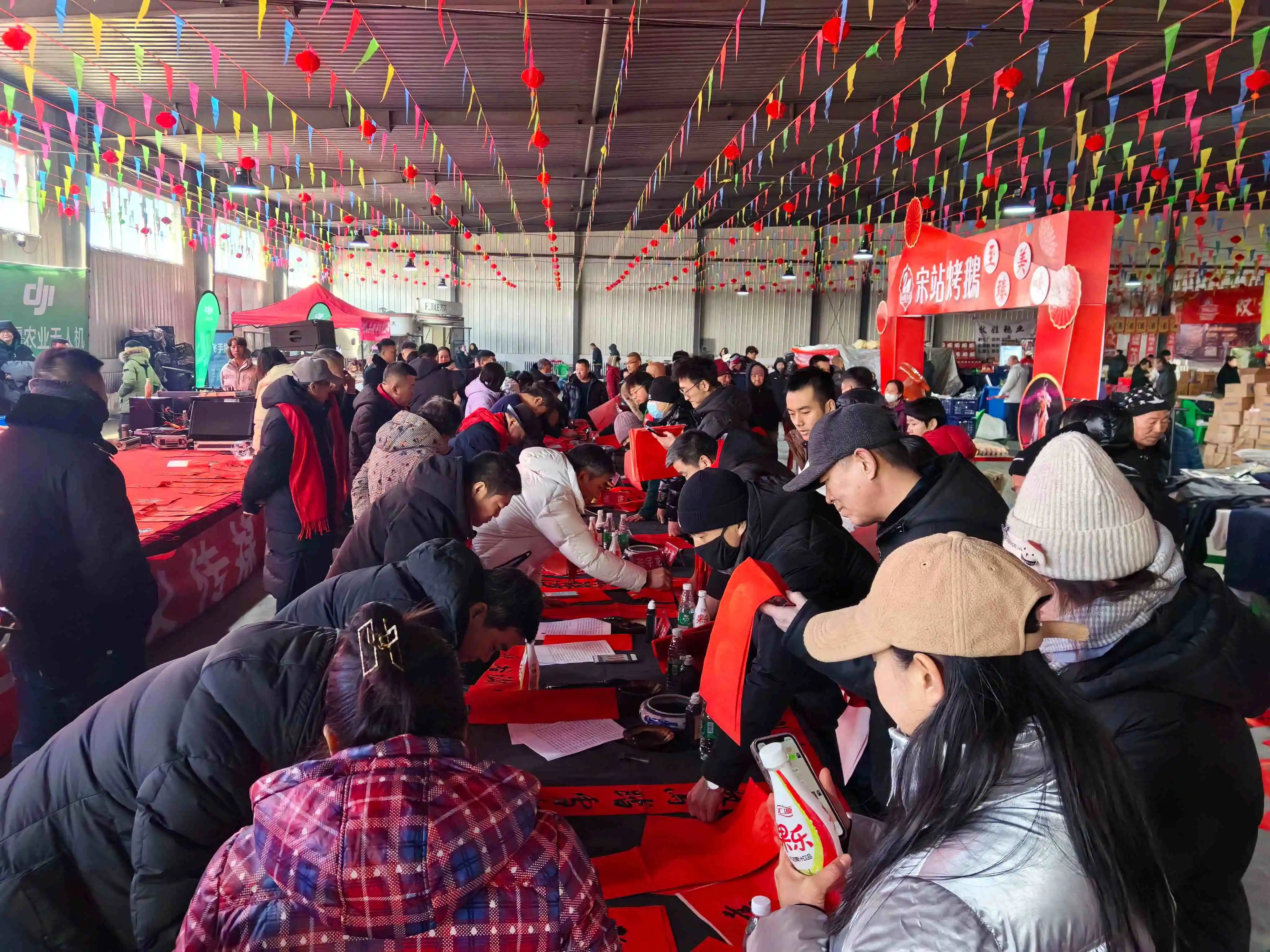 哈市雙城區舉辦「金馬迎春·翰墨送福」冰雪季文化惠民下基層活動