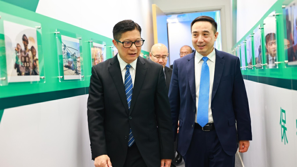 鄧炳強與中國駐歐盟使團團長蔡潤等人會面 討論最新國際安全形勢等議題