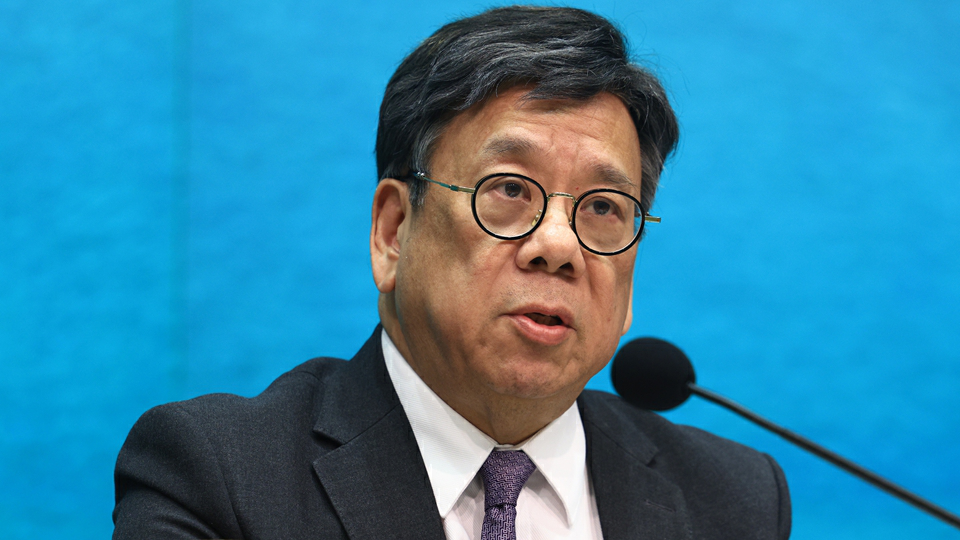 丘應樺召見巴拿馬駐港總領事 就巴法院涉港口裁決表達強烈不滿和反對