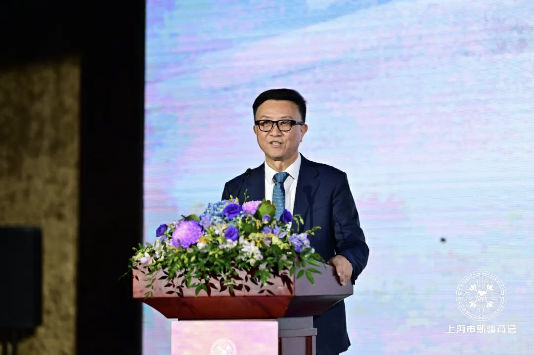 香港新疆總商會常務主席劉國華受邀參加上海市新疆商會五屆二次會員代表大會