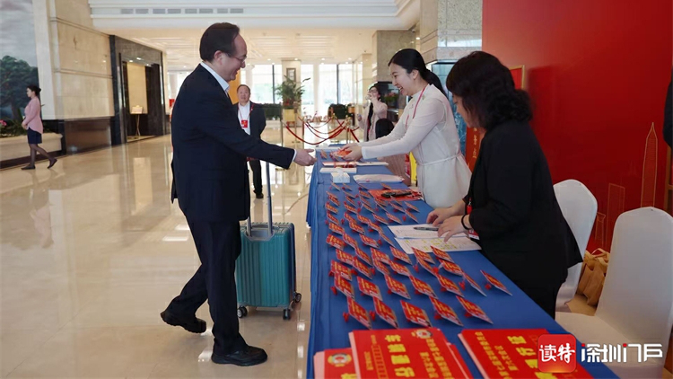 圖集｜【廣東兩會】深圳兩會時間開啟 400多名市政協委員陸續向大會報到