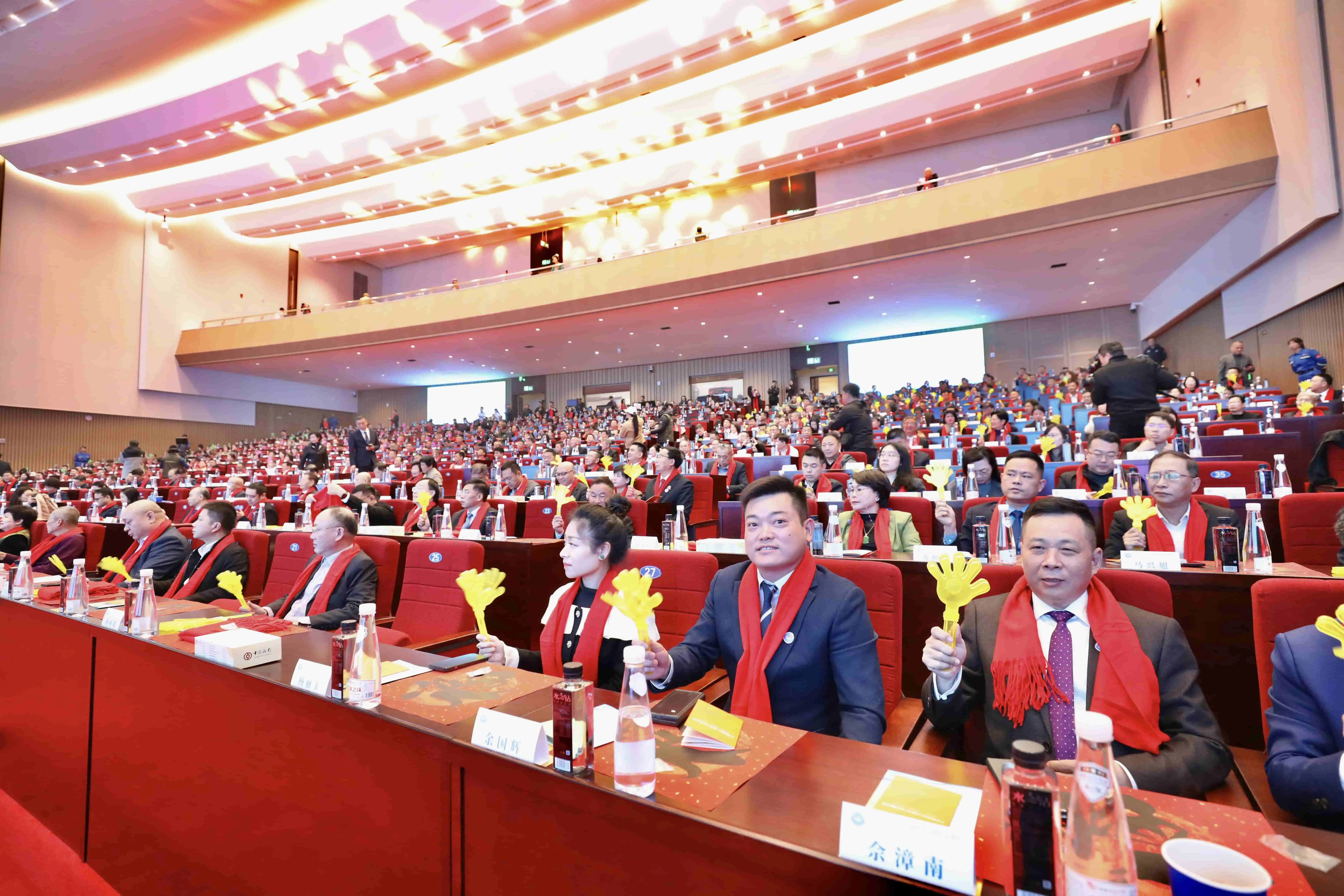 政企同心聚合力 攜手奮進向未來——2026年漳州市民營企業家迎新春文藝匯演成功舉辦